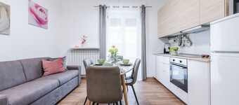 *[Essenza Moderna]* near Hospital and Center