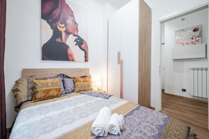 2 室のベッドルーム、デスク、アイロン / アイロン台、WiFi (無料)