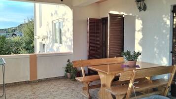 Appartamento (Two Bedroom Apartment With Sea view) | Balcone