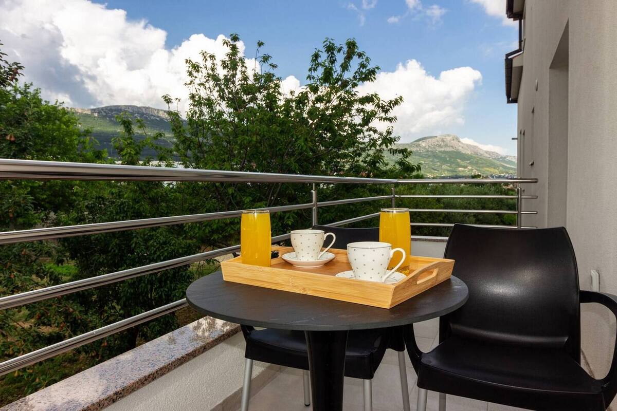 Apartamento (Deluxe One Bedroom Apartment) | Balcón