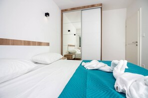 Apartment (Deluxe One Bedroom Apartment) | 3 bedrooms, cribs/infant beds, free WiFi - Modern Apartments With Private Balcony Kaštel Novi (Kastela)