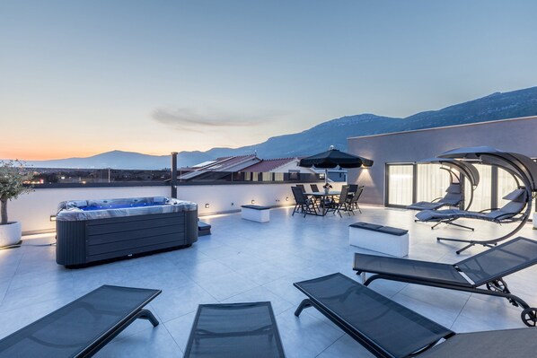 Lägenhet (Two Bedroom Apartment (owner Penthous) | Terrass/Patio