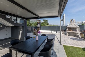 Apartment (Three Bedroom Apartment) | Bahagian luar
