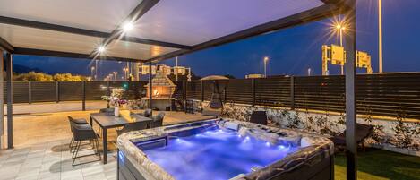 Apartment (Three Bedroom Apartment) | Terrace/patio