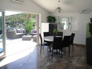 Apartment (Comfort Two Bedroom Apartment (Owner ) | Dining room