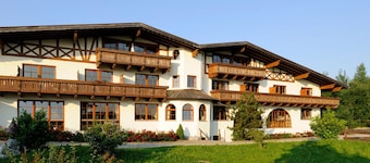 Room 'Rosensuite 2' with Mountain View, Shared Garden and Wi-Fi