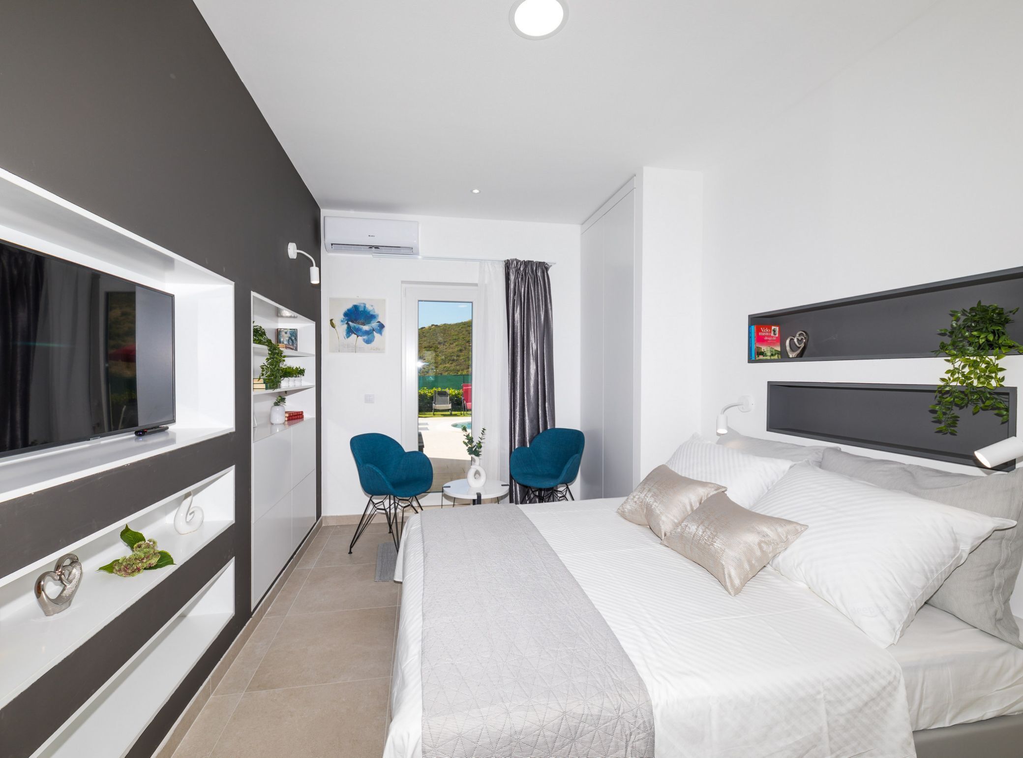 Villa (Five Bedroom Villa)