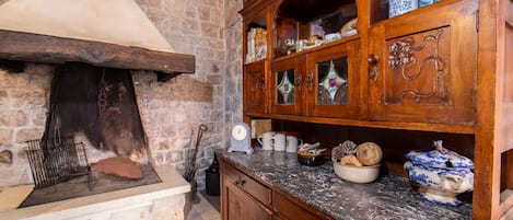 Villa (Four Bedroom Villa) | Dining room