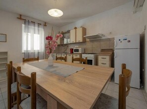 ハウス (Three Bedroom Holiday Home) | 専用簡易キッチン | 冷蔵庫