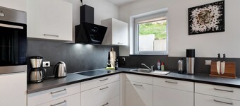 Apartment 'Schiller´s Urban Escape' with Mountain View, Private Terrace and Wi-Fi