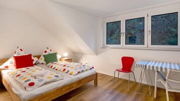 1 slaapkamer, een strijkplank/strijkijzer, gratis wifi, beddengoed