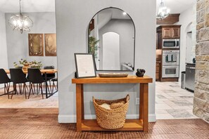 Dining - The Cove: Heated Pool, Hot Tub, Lake Access (Shady Shores)