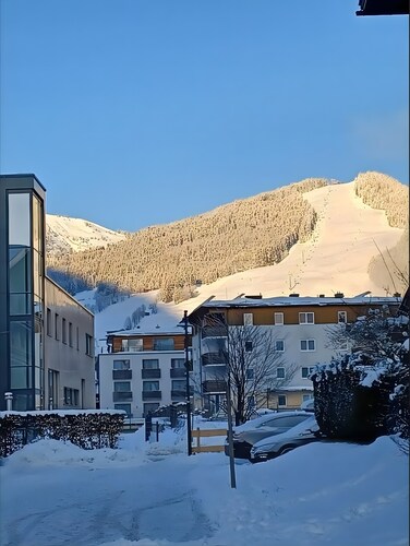 Apartment 'Somski Saalbach' with Mountain View, Private Terrace and Wi-Fi