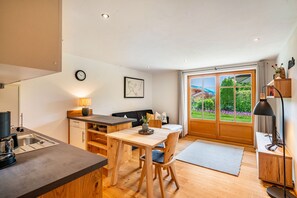 Interior - Apartment 'Ferienwohnung Nordic' with Mountain View, Private Terrace and Wi-Fi (Reit im Winkl)