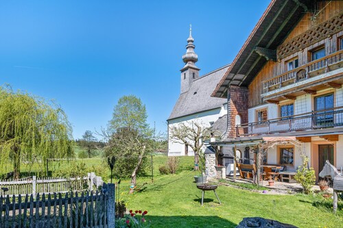 Apartment 'Ferienwohnung Am Schusterhof' with Private Terrace, Private Garden and Wi-Fi