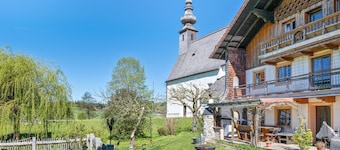Appartement 'Ferienwohnung Am Schusterhof' avec terrasse privée, jardin privé et Wi-Fi