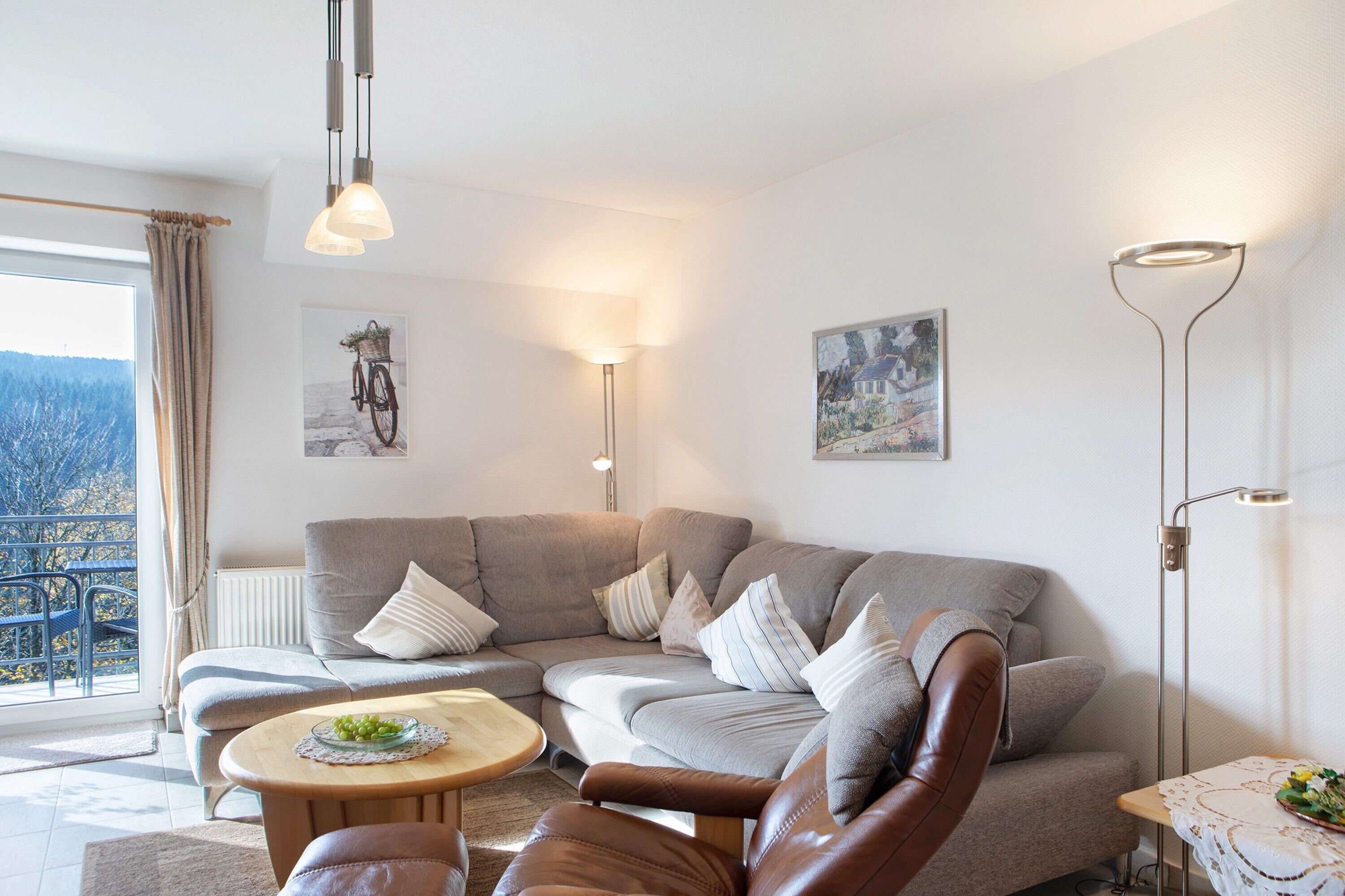 Télévision, lecteur de DVD, chaîne hi-fi