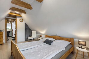 1 quarto, Wi-Fi de cortesia, roupa de cama