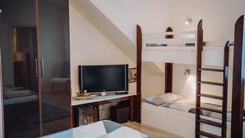 1 bedroom, free WiFi, bed sheets