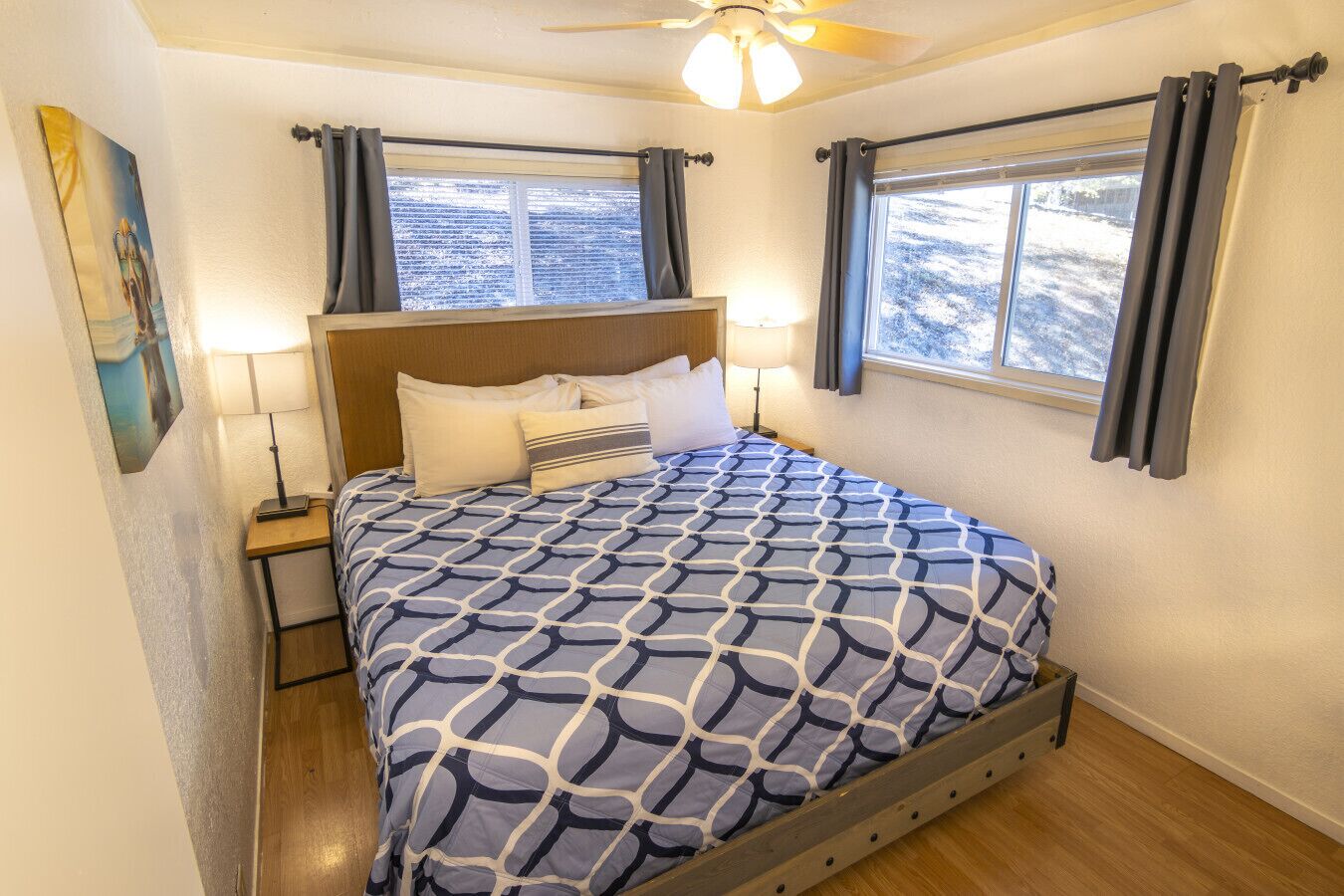 2 chambres, bureau, fer et planche à repasser, lit parapluie