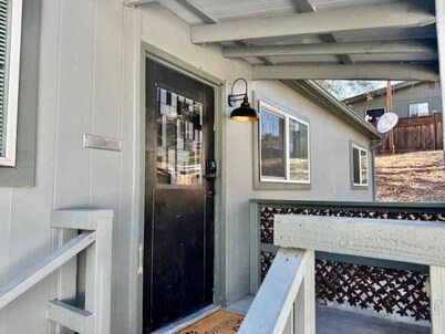 The Dog House - Hot Tub - Sleeps up to 6