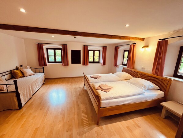 3 bedrooms, Internet, bed sheets