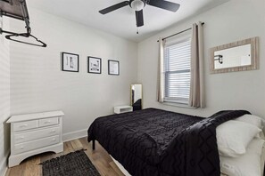 2 habitaciones, tabla de planchar con plancha y wifi gratis 