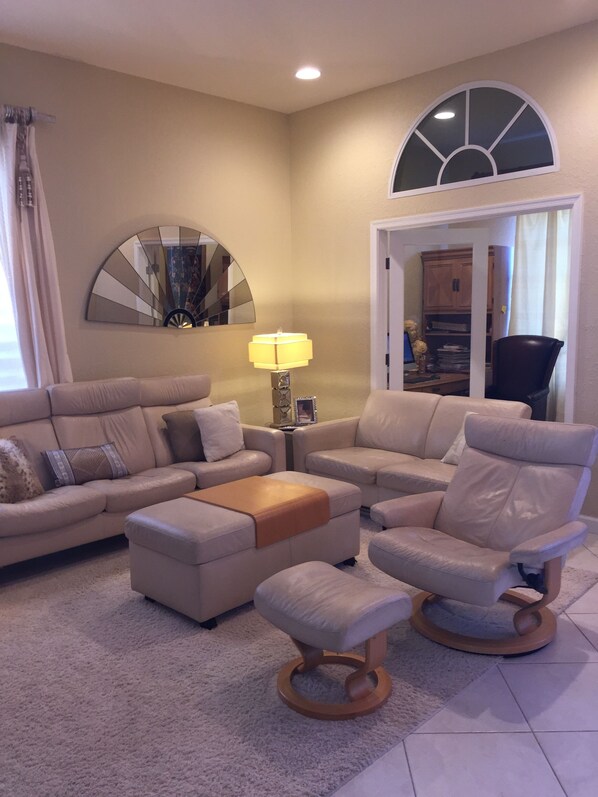 Interior - Luxurious Pool Home in Boca Raton 15 minutes Driving distance to Ocean (Boca Raton)