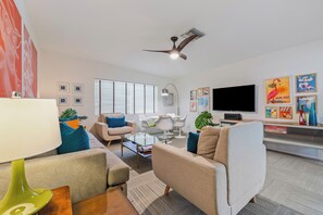 Smart TV, tenis de mesa y oficina 