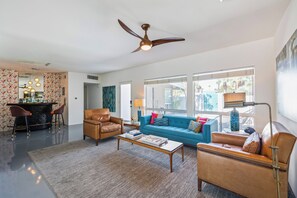 Smart TV, tenis de mesa y oficina 