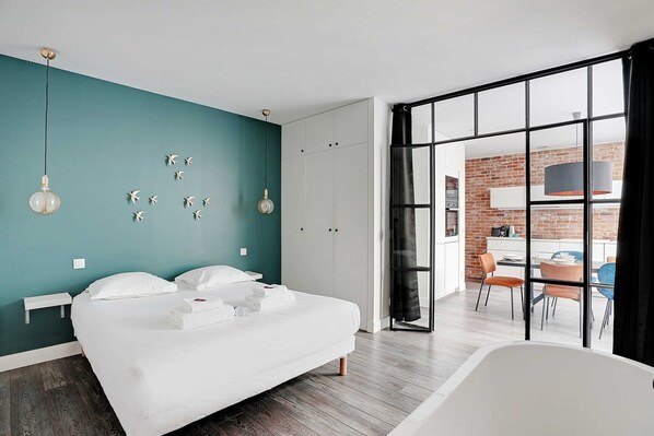 2 bedrooms, desk, iron/ironing board, free WiFi