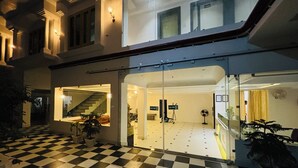 Exterior - The Lavish Stay (Varanasi)