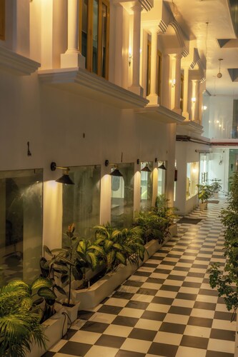 The Lavish Stay