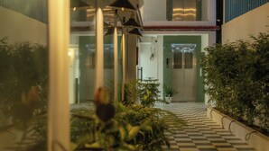 Exterior - The Lavish Stay (Varanasi)