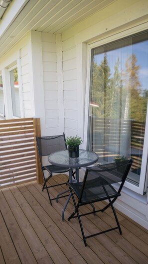 Unclassified image, 3 of 25, button