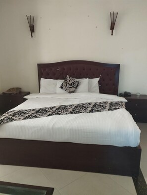 Dobbeltrom – deluxe | Lydisolert, strykejern/-brett og wi-fi (inkludert)