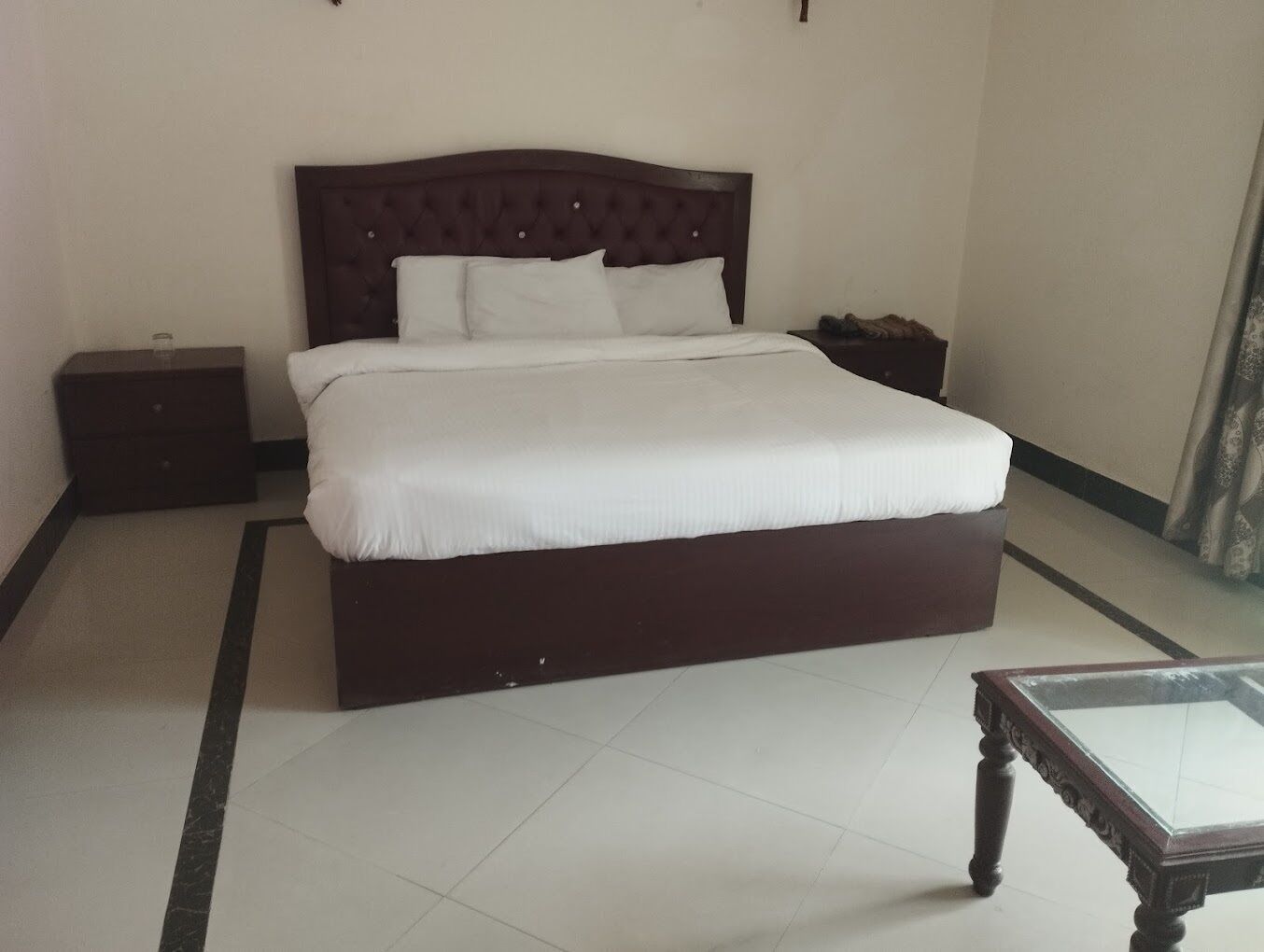 Habitació doble Deluxe | Habitacions insonoritzades, planxa i posts de planxar i wifi gratuïta 