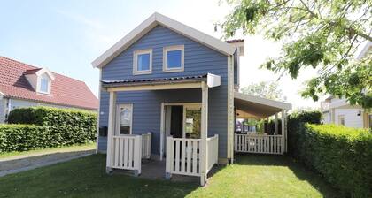 Bungalow by Water with Sauna in South Holland