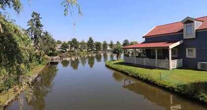 Bungalow à Zuytland avec Ponton Privé