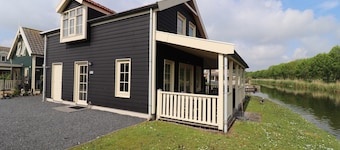 Sun-Soaked Bungalow in Simonshaven