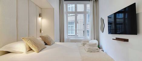 1 dormitorio, escritorio, tabla de planchar con plancha y wifi gratis