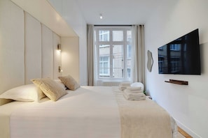 1 slaapkamer, een bureau, een strijkplank/strijkijzer, gratis wifi