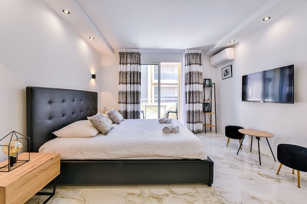 Bügeleisen/Bügelbrett, Internetzugang, Bettwäsche