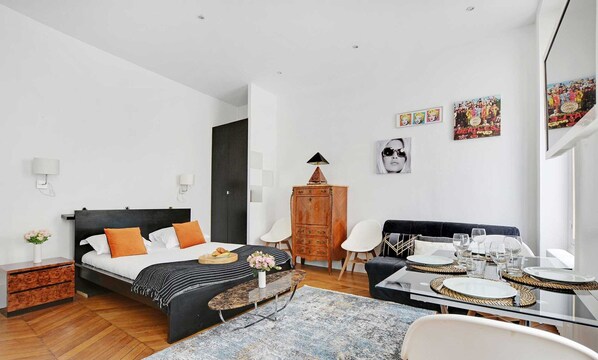 Desk, iron/ironing board, free WiFi - Charming studio - 3P - Le Marais (Paris)