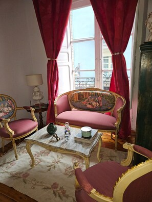 Shared Dormitory, 1 Bedroom, Balcony, City View | Interior - Room in Apartment - Beautiful and Large Room in The City Centre (Valladolid)