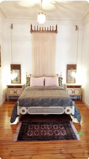 Shared Dormitory, 1 Bedroom, Balcony, City View - Room in Apartment - Beautiful and Large Room in The City Centre (Valladolid)