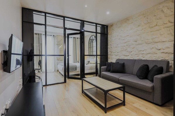 1 bedroom, desk, iron/ironing board, travel crib - Cosy apartment - 1BR/4P - Porte Saint-Denis (Paris)