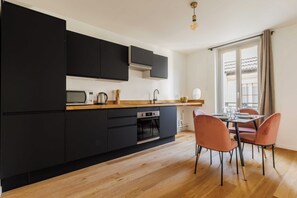 Fridge, microwave, oven, stovetop