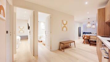 3 bedrooms, iron/ironing board, internet, bed sheets