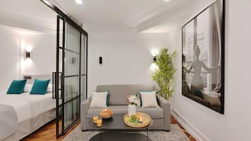 2 slaapkamers, een strijkplank/strijkijzer, internet, beddengoed